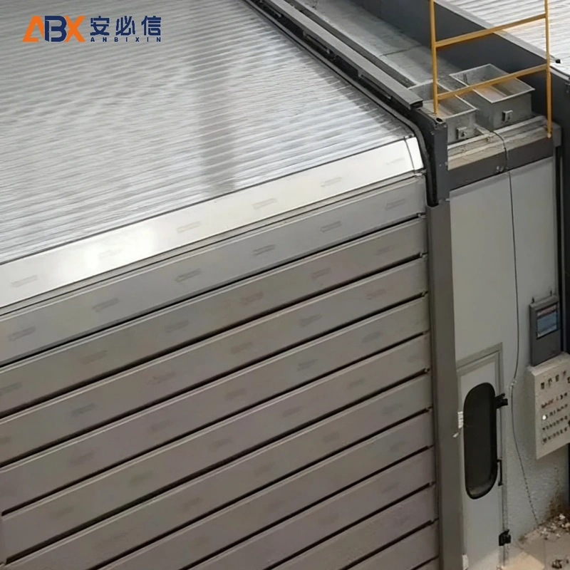 信阳铝质快速门